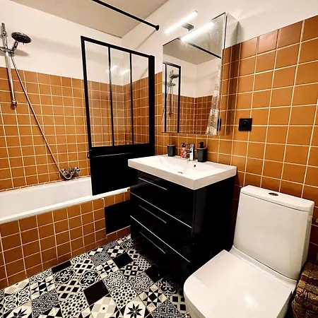 T2 Au Coeur Du Quartier Mazarin A Aix En Provence *